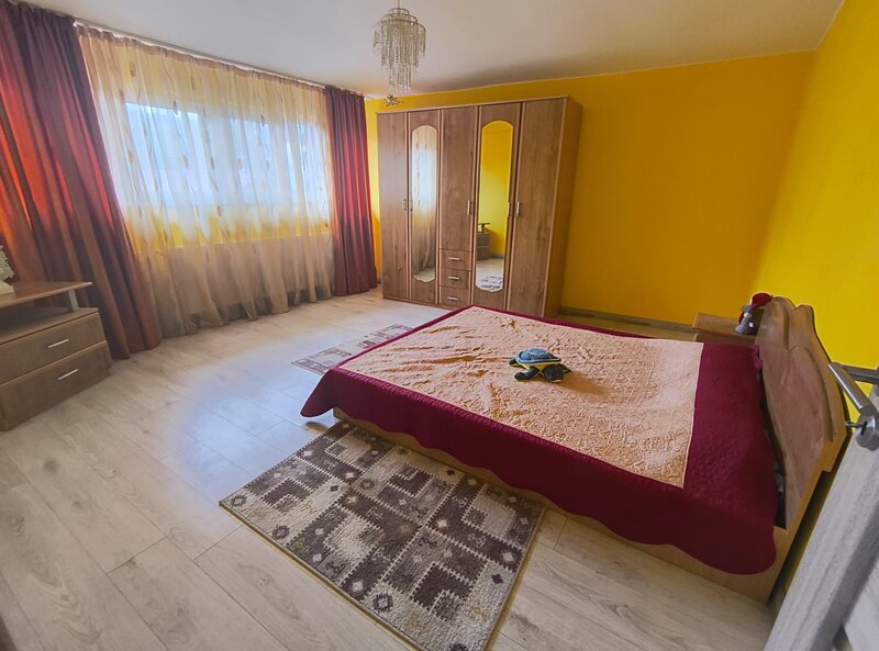 Camil Ressu- Ramnicu Sarat- adiacent- Fizicienilor curte+piscina