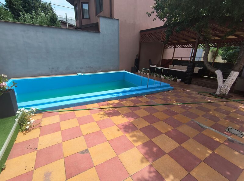 Camil Ressu- Ramnicu Sarat- adiacent- Fizicienilor curte+piscina