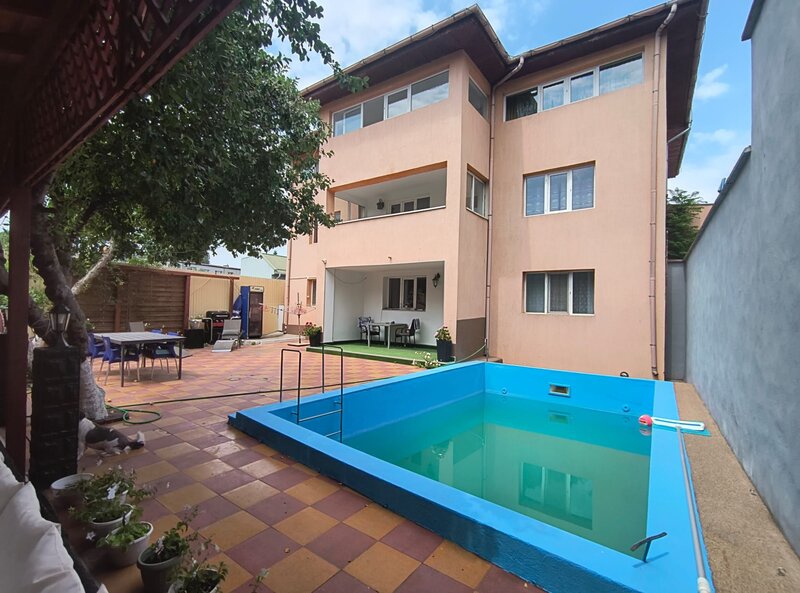 Camil Ressu- Ramnicu Sarat- adiacent- Fizicienilor curte+piscina