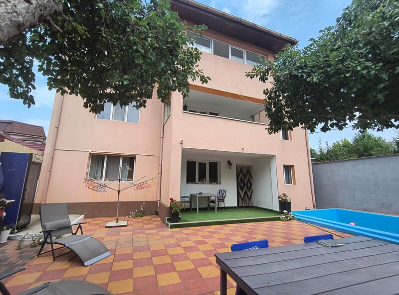Camil Ressu- Ramnicu Sarat- adiacent- Fizicienilor curte+piscina