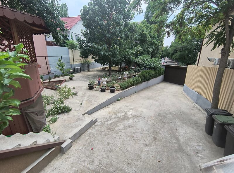 Camil Ressu- Ramnicu Sarat- adiacent- Fizicienilor curte+piscina