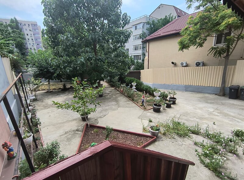 Camil Ressu- Ramnicu Sarat- adiacent- Fizicienilor curte+piscina